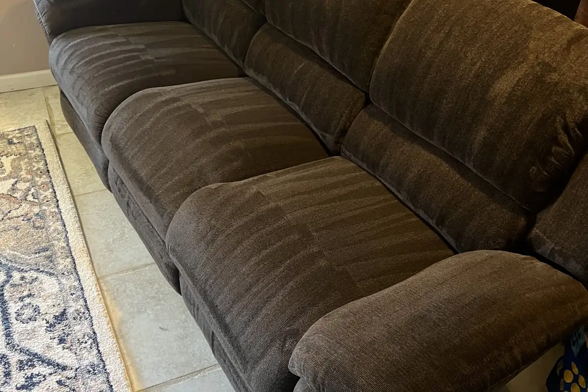 Living room sofa, customer photo from Fresh's Google profile